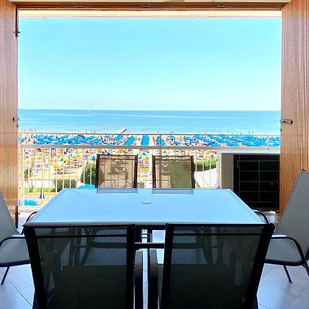 Fronte Mare Stupenda Terrazza Piramide Jesolo Lido Carraro Immobiliare - Family Apartments Exterior photo